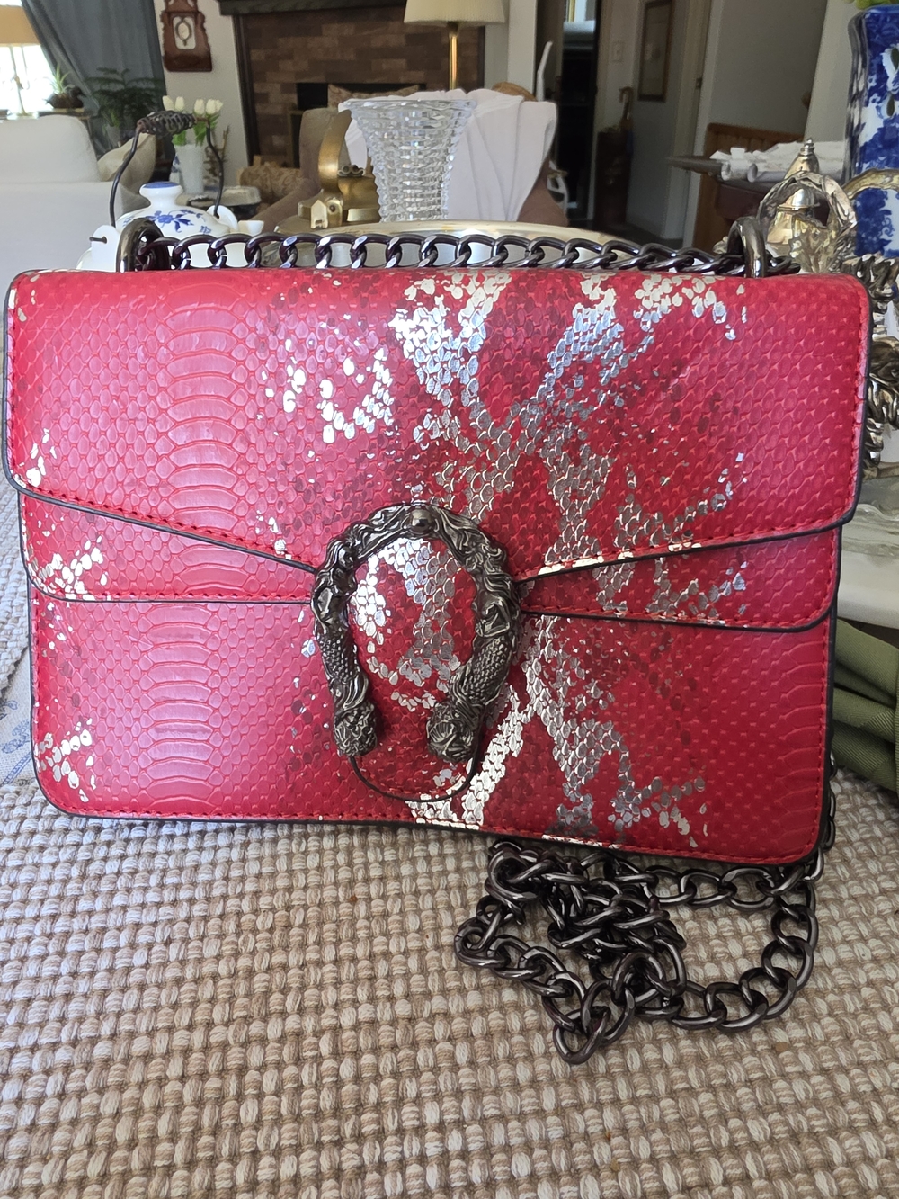 Red Snake-Textured Chain Shoulder Bag (High Quality Gucci Look-alike)